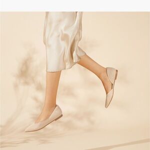 Vivaia Pointed-Toe D'Orsay Flats (Melia) Elegant Cream Almond Flats. Size 9.
